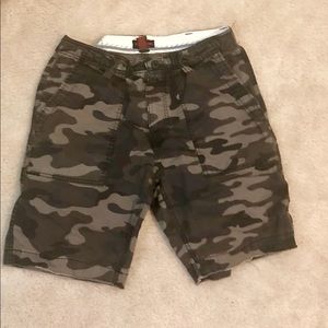 Footlocker Camo Men’s Shorts. Size 32
